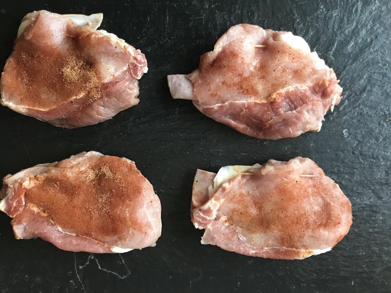 gefüllte Schweinekoteletts zum Grillen